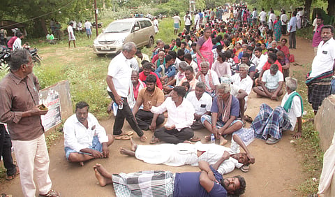 More than a hundred residents of Chinna Udaippu village near Madurai protesting against land acquisition for Madurai airport expansion.