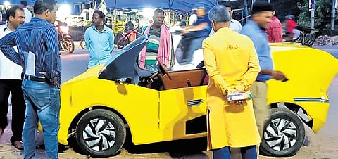 Locals checking out BOSE 100 during its test drive at Bellevue square in Cuttack