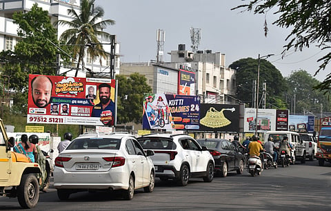 The CCMC decided to install a cloth for over 200 metres and hide the flex banners put up by the railways on the Brooke bond road in Coimbatore.