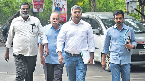 Centre for Liberty president Nalamotu Chakravarthy going to lodge a complaint with the ACB seeking probe into power deal, in Vijayawada on Tuesday.