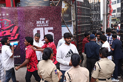 05.12.2024 - HYDERABAD - Following the stampede during 'Pushpa 2 The Rule' show at Sandhya Theatre, cops have implemented crowd-control