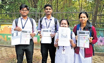 Hands-on sessions and an on-site audit allowed the participants to evaluate the Rajdhani college frontage.