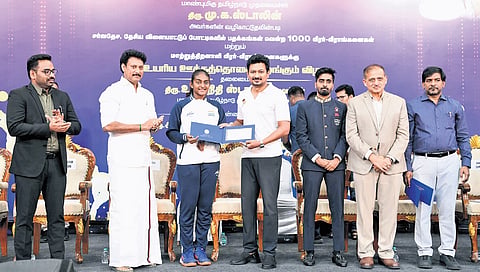 Deputy CM Udhayanidhi Stalin giving away incentives on Tuesday