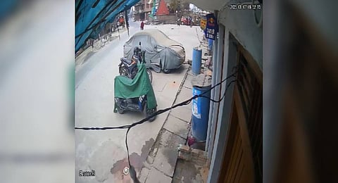 Strong earthquake hits Kathmandu