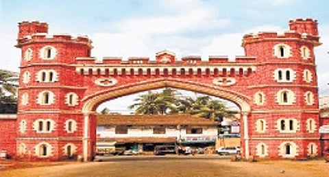 ‘Vettimuricha Kotta