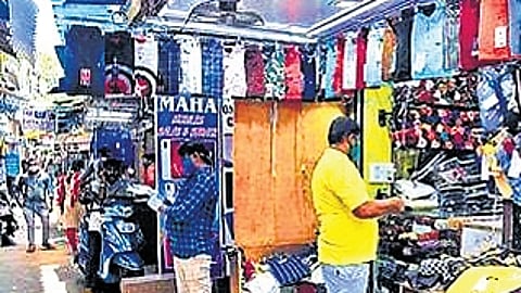 Shops in narrow lanes could lose trade licences
