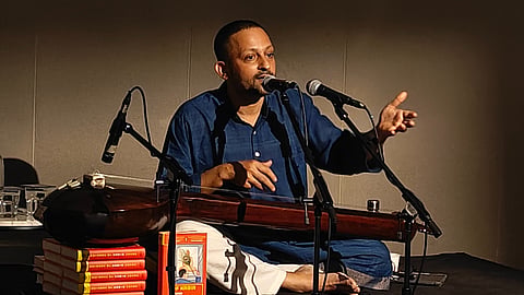 Anand performing Kabir’s verses