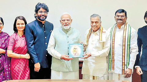 Nagarjuna and his family members, Yarlagadda Lakshmi Prasad met PM Modi and presented him ‘Mahaan Abhineta Akkineni Ka Viraat Vyaktitva’ book