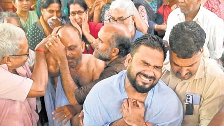 Relatives of Ammukutty Amma break down upon seeing her mortal remains kept at her house at Kuruvangad ahead of the last rites
