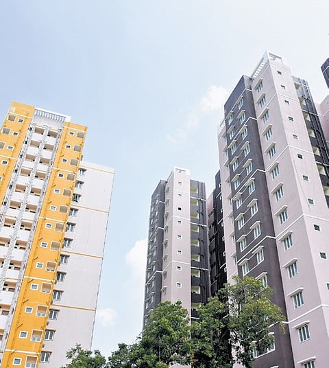 The newly-inaugurated flats include 240 flats in Shenoy Nagar, Chennai, built at a cost of Rs 131.27 crore, 120 flats in KK Nagar for Rs 51.29 crore, and 570 flats in Nerkundram for Rs 433.59 crore.