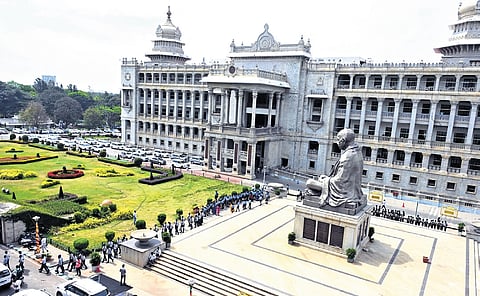 School students line up to visit Vidhana Soudha on Wednesday