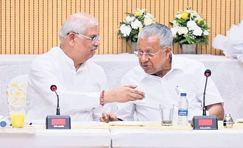 Governor Rajendra Vishwanath Arlekar with Chief Minister PInarayi Vijayan