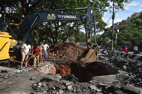 The Coimbatore City Municipal Corporation (CCMC) has once again blocked the Pankaja Mill Road due to the broken UGD pipeline and the caved in road surface. The civic body officials have started digging the road using earthmovers and are set to install concrete pipes to replace the broken ones.