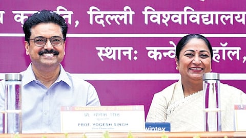 CM Rekha Gupta and DU V-C Yogesh Singh at the felicitation ceremony