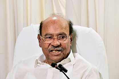 S. Ramadoss Founder of Pattali Makkal Katchi addresses the media during a presser at Tailapuram in Villupuram on Thursday. Pic for Bagalavans story.
