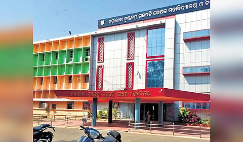 While the official vacancy stands at 123, at least seven doctors who are still officially “in position” have not attended duty for an extended period.