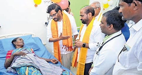 Health Minister Y Satya Kumar at a dialysis centre in Sarvepalli.