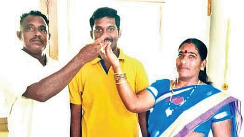 Venkatesh, is the eldest son of Banna Chandra Rao and Rohini, a middle class family relying on agriculture.