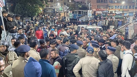 The protest march began from Mallital and culminated in a rally in front of the Nagar Palika.