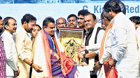 Union Minister Nitin Gadkari being felicitated by state leaders in Hyderabad on Monday.