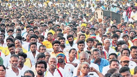 Thousands of people from across the state travelled to Thiruvidandhai on Sunday to take part in the Chithirai Muzhu Nilavu Naal Peruvizha