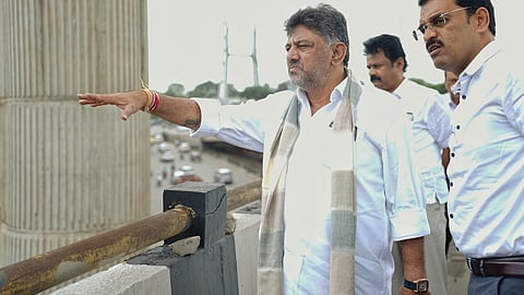 DCM DK Shivakumar on Monday conducted inspection of the main road and service road connectivity for smooth movement of vehicles on the metro route from Hebbal Junction to Silk Board.