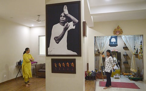 Dancer Ipshita Misra at the basement rehearsal space with a senior student. Ipshita is Vaswati Misra and Krishan Mohan Maharaj's daughter and the granddaughter of Shambhu Maharaj.