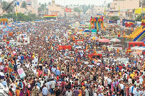 A sea of devotees moving towards Gundicha temple in Puri