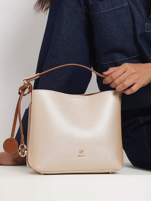 Titan aims to dominate in
Rs 6,000 crore women’s handbag market