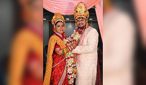 Archana Das, an assistant executive engineer in Panchayati Raj and Drinking Water department of the Odisha government, lodged a complaint with Mahila police against her husband, Sarthak Sourav Mohapatra.