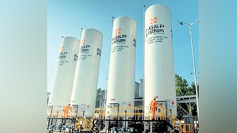 As per the Minimum Work Programme (MWP) set by the Petroleum and Natural Gas Regulatory Board, the goal is to provide 2.32 crore domestic PNG connections and lay 37,374 km of pipelines by 2032.