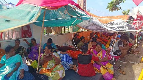 The conservancy workers from Royapuram and Thiru-Vi-Ka Nagar zones are protesting against the privatisation