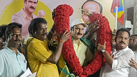 Anbumani Ramadoss at a public awareness meeting organised by the PMK as part of the Rights Retrieval Awareness Padayatra in Vikravandi, Villupuram district, on Wednesday.
