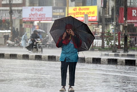 A first-level flood warning is expected by night.