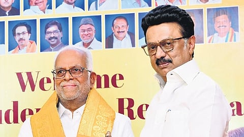 Chief Minister MK Stalin presents a bronze statue of Thiruvalluvar to V-P candidate Sudershan Reddy in Chennai