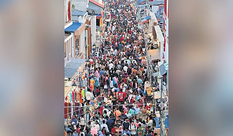 Market area in Pazhavangadi flooded with shoppers and pedestrians on Thursday