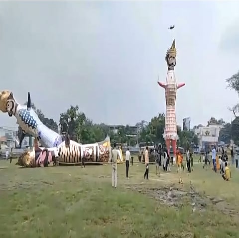 The incident created chaos at Gandhi Park, where the grand burning ceremony was scheduled to take place.