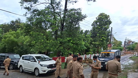 A delegation led by the Leader of Opposition in the Assembly, Mata Prasad Pandey, was stopped by the UP police as they prepared to visit the violence-hit Bareilly.