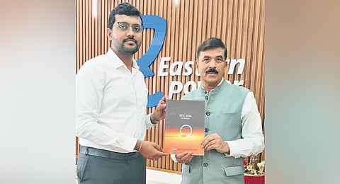 Prudhvi Tej Immadi, CMD of APEPDCL, with Akhilesh Kumar Dixit, the newly appointed CEO of EESL