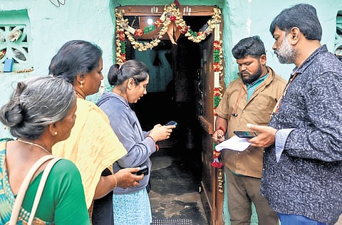 An enumerator collects details as part of the socio-economic survey at Jayanti Nagar, Horamavu. The survey commenced across Bengaluru on
October 4