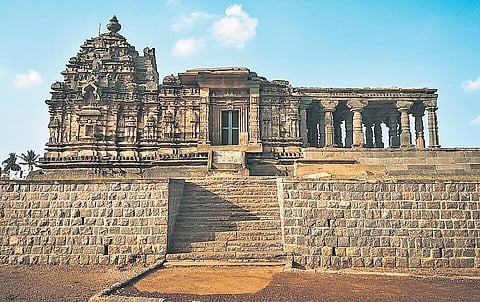 Jain temple at Lakkundi.