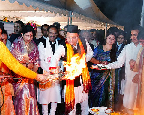 Chief Minister Pushkar Singh Dhami, joined by senior BJP leaders, participated in the traditional ritual of playing ‘Bhaillo’—a torch crafted from pine or cedar wood and Rhododendron bark, symbolizing the triumph of light over darkness.