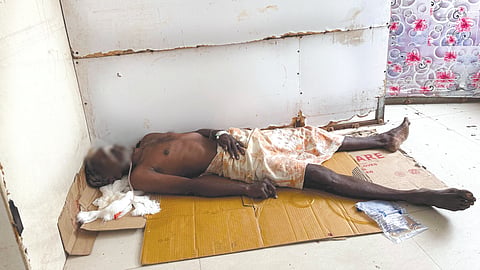 A patient without a bystander lies abandoned in a corner.