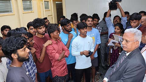 Lokayukta Justice B S Patil paid a surprise visit to the Government Science College Boys' Hostel on the M G Road in the city to check the facilities extended to the inmates.