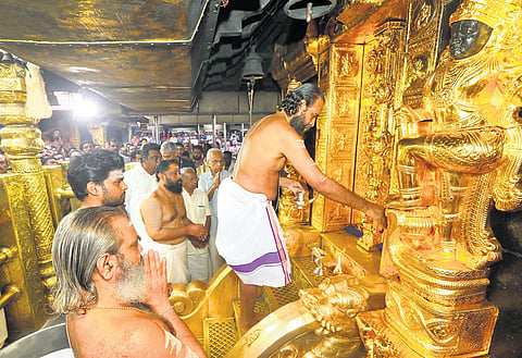 Melsanthi Arun Kumar Nampoothiri opening the sreekovil of Sabarimala Temple, marking the beginning of the annual Mandala-Makaravilakku season in the presence of thantri kandararu Mahesh Mohanaru on Sunday .