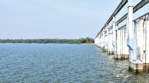 High-income countries remain net importers of virtual water while experiencing relatively low and declining water stress.