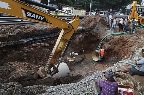 A day after the Coimbatore City Municipal Corporation (CCMC) officials repaired the Pillur scheme 2 main pipeline that was damaged near Saravanampatti on the Sathyamangalam Road, another rupture has been reported nearby on the same stretch.