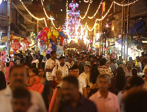 The road leading to the Poornathrayeesa temple