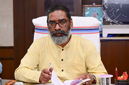 The High Court then stayed the lower court’s direction requiring the Chief Minister to appear, a stay that has now been vacated.