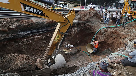 A day after the Coimbatore City Municipal Corporation (CCMC) officials repaired the Pillur scheme 2 main pipeline that was damaged near Saravanampatti on the Sathyamangalam Road, another rupture has been reported nearby on the same stretch.
